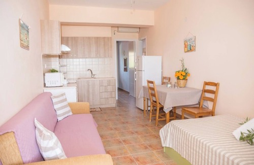 Pigadia Apartment | Apartment 'Ktima Develekou 2' with Sea View, Wi-Fi and Air Conditioning