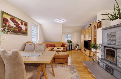 Leinstetten Apartment | Apartment 'Kunstraum' with Private Pool, Shared Terrace and Wi-Fi