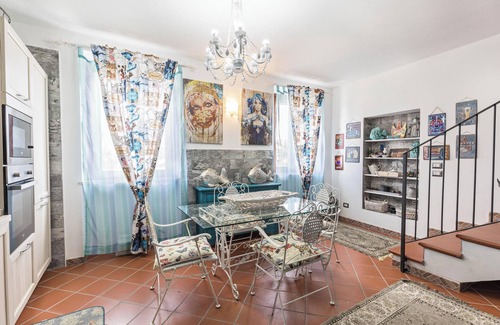 Salionze Apartment | Apartment "Le Case di Erminia Vintage" with Wi-Fi & A/C
