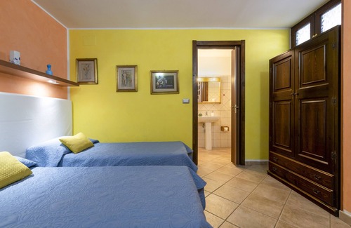 Olmedo Apartment | Apartment "L'Oliveto Fiocca" with Shared Garden & Wi-Fi