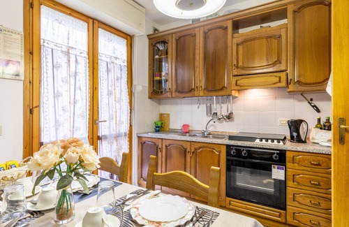 Capanne-Prato-Cinquale Apartment | Apartment 'La Casa Di Mihaela In Versilia' with Mountain View, Balcony and Wi-Fi