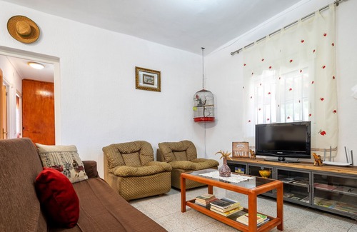 Amposta Ski Chalet | Apartment 'La Caseta Dels Iaios' with Private Terrace, Wi-Fi and Air Conditioning