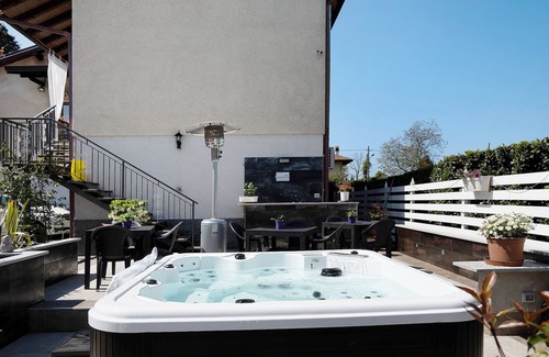 Sesto Calende Apartment | Apartment 'La Corta di Silvia 4' with outdoor area and Wi-Fi