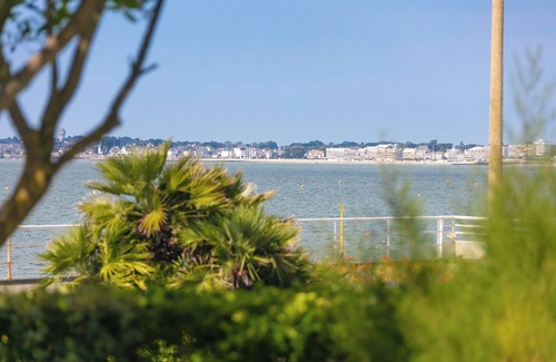La Baule-Escoublac Apartment | Apartment 'La Baule - Bora Bora - Face Mer' with Sea View, Private Terrace and Wi-Fi