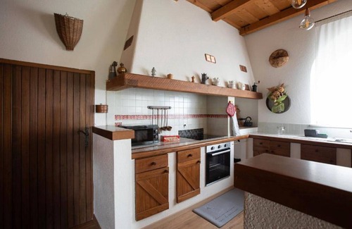 Mossa Apartment | Apartment 'La Ginestra - Camera Matrimoniale' with Shared Garden, Wi-Fi and Air Conditioning