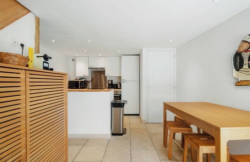 Plouer-sur-Rance Apartment | Apartment 'La Petite Hautière' with Shared Pool, Wi-Fi and Air Conditioning