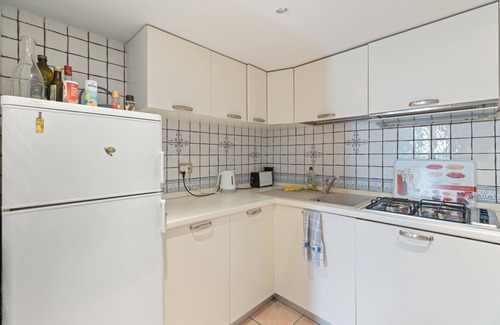 Bosa Historic Centre Apartment | Apartment 'La Residenza Color Del Mare' with Balcony, Wi-Fi and Air Conditioning