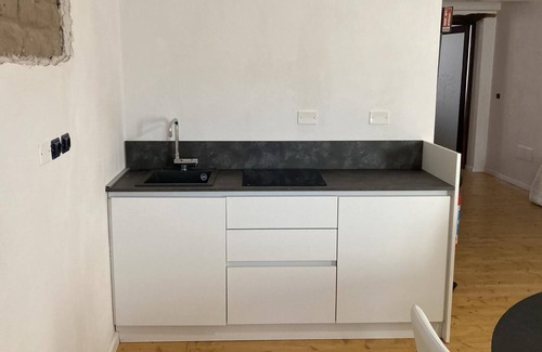Oristano Apartment | Apartment 'La Suite Sotto Stelle' with Balcony and Air Conditioning