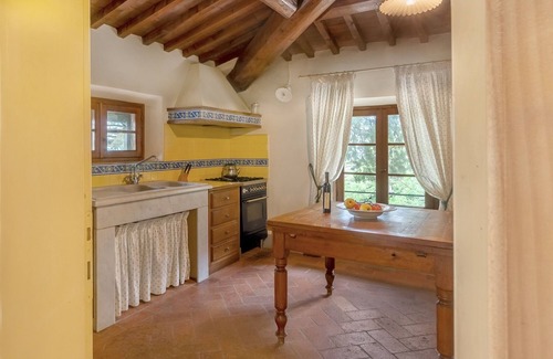 Montespertoli House | Apartment 'La Terrazza' with Shared Pool, Private Terrace & Wi-Fi
