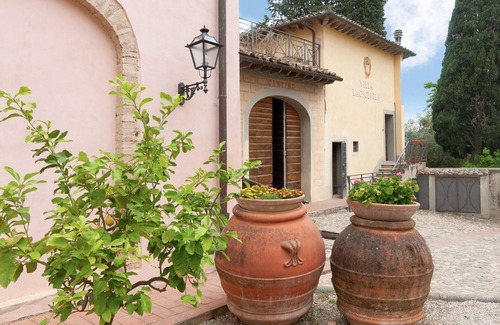 Montespertoli House | Apartment 'La Terrazza' with Shared Pool, Private Terrace & Wi-Fi