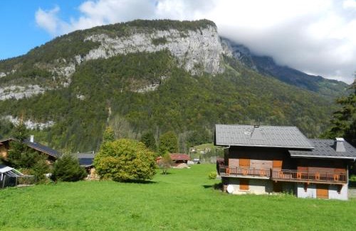 Sixt-Fer-a-Cheval Apartment | Apartment La Tibolire