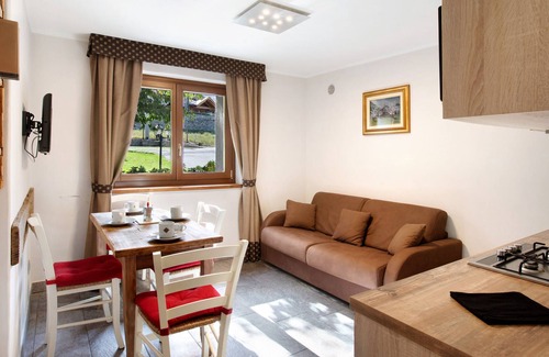 Pont Suaz Apartment | Apartment 'La Vigne De Papagran App1' with Mountain View, Shared Garden and Wi-Fi