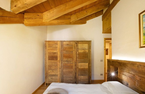 Pont Suaz Apartment | Apartment 'La Vigne De Papagran App5' with Mountain View, Shared Garden and Wi-Fi
