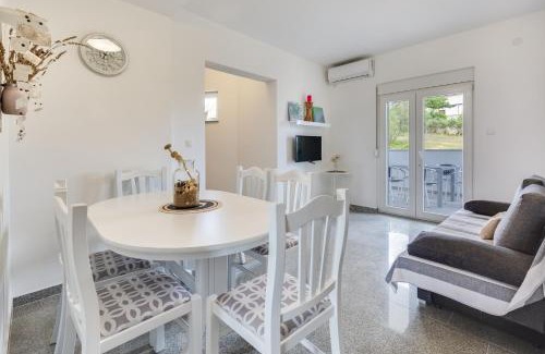 Rtina Apartment | APARTMENT LanaTea *SEA VIEW*