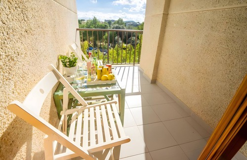 Puerto de Pollensa Apartment | Apartment "Las Columnas" near the Beach with A/C, Wi-Fi, Pool & Balcony