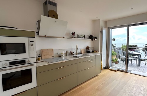 Pornic Apartment | Apartment 'Le Cèdre' with Sea View, Private Terrace and Wi-Fi