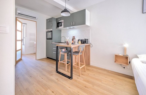 Perigueux Apartment | Apartment 'Le Cocon' with Wi-Fi and Air Conditioning