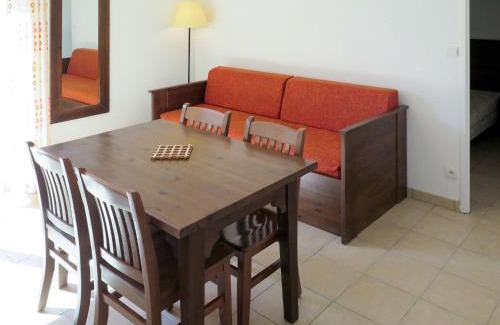 Prayssac Apartment | Apartment Le Domaine de Claire Rive-3 by Interhome