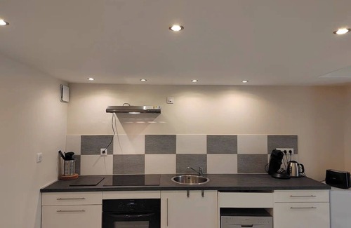 Perigueux Apartment | Apartment 'Le Triplex De L'union' with Wi-Fi