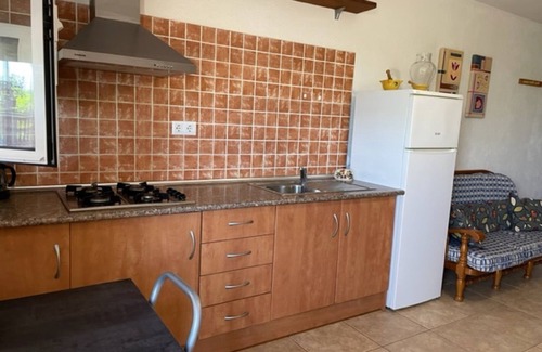 Camarles Apartment | Apartment 'Les Casetes Del Mas 3' with Mountain View, Wi-Fi and Air Conditioning