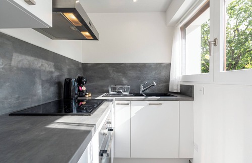 Cessenaz Apartment | Apartment 'Les Cerisiers - Un Havre De Paix' with Private Terrace, Shared Garden and Wi-Fi