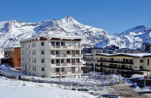 Les Almes Apartment | Apartment Les Grandes Balmes I et II - Le Lac-9 by Interhome