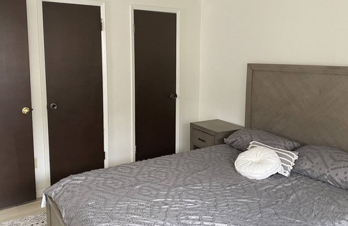 Iowa City Apartment | Apartment Less Than a Mile From Kinnick and UIHC!