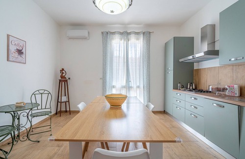 Belvedere Apartment | Apartment 'Libellula' with Balcony, Wi-Fi and Air Conditioning