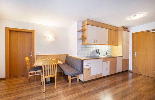 Naz Apartment | Apartment 'Linder 20' with Mountain View, Shared Pool and Wi-Fi