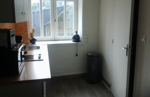 Ille-et-Vilaine Apartment | Apartment located in a street adjacent to the Port de la Houle