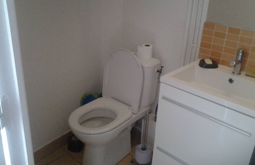 Ille-et-Vilaine Apartment | Apartment located in a street adjacent to the Port de la Houle
