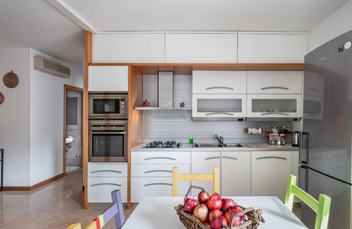 Historic Centre Apartment | Apartment located on the second floor of a building with a lift.In 80 square meters it comfortably accommodates 4 people with a double bedroom and a sofa bed in the living room.We are located in a residential area, Palestro, 6 km away from the Padova Ove