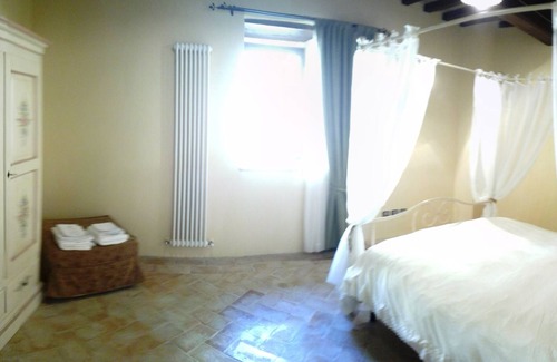 San Feliciano Other | Apartment located within the Baglioni-Pompili Rocca of the fourteenth century.