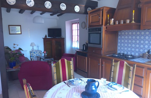 Sare Apartment | Apartment 'Location Saisonnière' with Private Terrace, Shared Garden and Wi-Fi