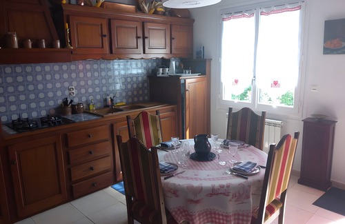 Sare Apartment | Apartment 'Location Saisonnière' with Private Terrace, Shared Garden and Wi-Fi