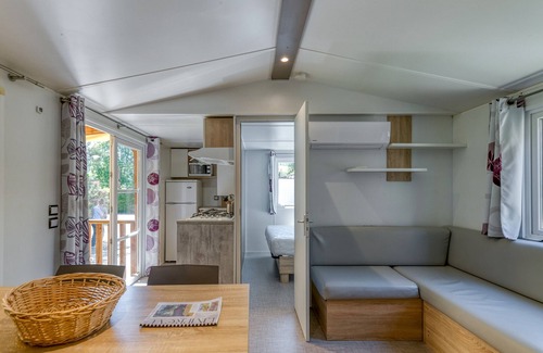 Vaulnaveys-le-Bas RV Rental | Apartment 'Lodge 87 No.46' with Mountain View, Wi-Fi and Air Conditioning