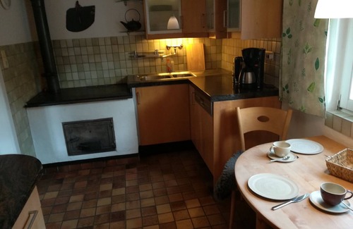 Lemberg Apartment | Apartment 'Ludwig Im Künstlerhaus' with Private Garden and Wi-Fi
