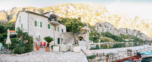 Orahovac Apartment | Apartment Lukiduki at the beach - Kotor
