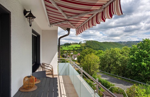 Plettenberg Apartment | Apartment 'Lux' with Private Garden, Balcony and Wi-Fi