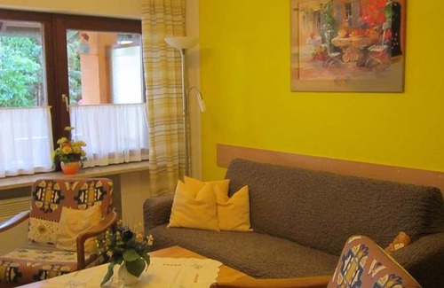 Wasserburg Apartment | Apartment 'Müller Dietrich' with Private Terrace and Shared Garden