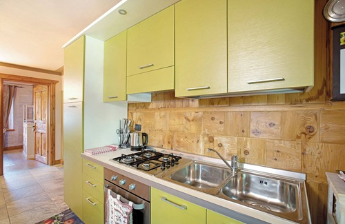 Gerdaz Apartment | Apartment 'Maison Grange 4' with Mountain View, Shared Garden and Wi-Fi