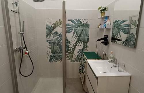 Tiggiano Apartment | Apartment 'Maison Peppe E Pepita - Suite Roma' with Wi-Fi and Air Conditioning