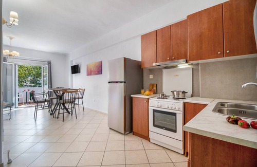 Anthousa Apartment | Apartment 'Maisonette' with Shared Terrace, Wi-Fi and Air Conditioning