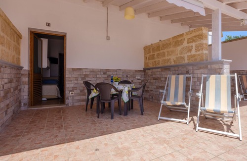 Borgagne Apartment | Apartment 'Mamba House 2' with Private Terrace, Shared Garden and Air Conditioning