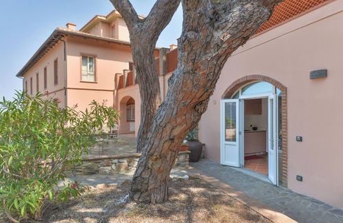 Capo D'arco Apartment | Apartment 'Margherita' with Sea View, Private Terrace and Balcony