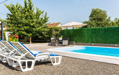 Dugopolje Apartment | Apartment Marina with Heated Swimming Pool