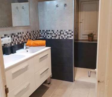 Cardona Apartment | Apartment Market Square