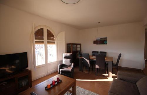 Cardona Apartment | Apartment Market Square