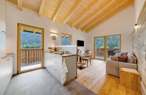 Ultimo Apartment | Apartment "Masi Lavendel" with Lake View, Private Balcony & Wi-Fi
