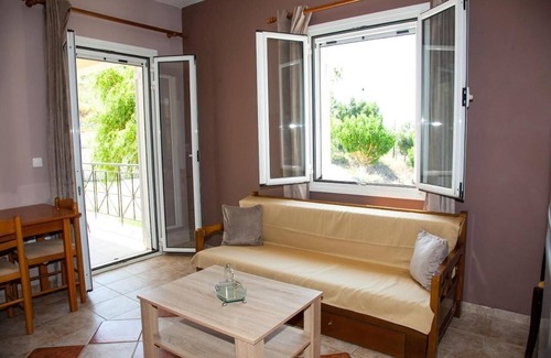 Kefalonia Apartment | Apartment Maspali Spiros with Sea View, Balcony & Wi-Fi